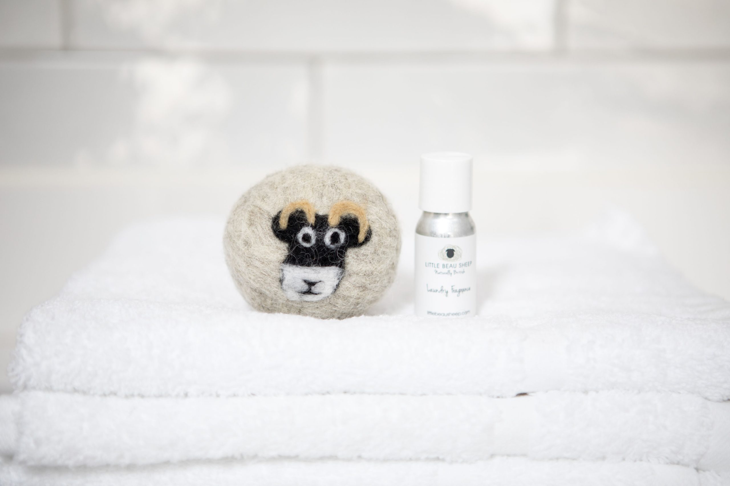 Swaledale Sheep Laundry Ball & Oil Set